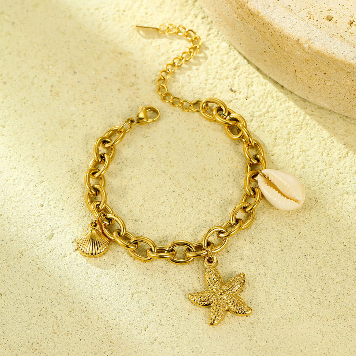 Armband mit Muschel Gold